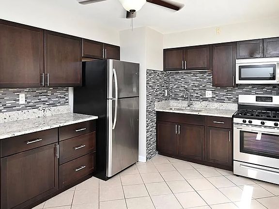 2nd image of 1190 Moorlands Dr #B