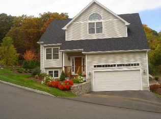 1 Rushbrooke Ln, Shelton, CT 06484
