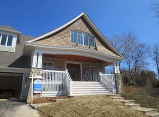 901 Olympian Cir SW, Vienna, VA 22180