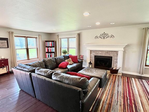 5th image of 1569 Woodland Dr