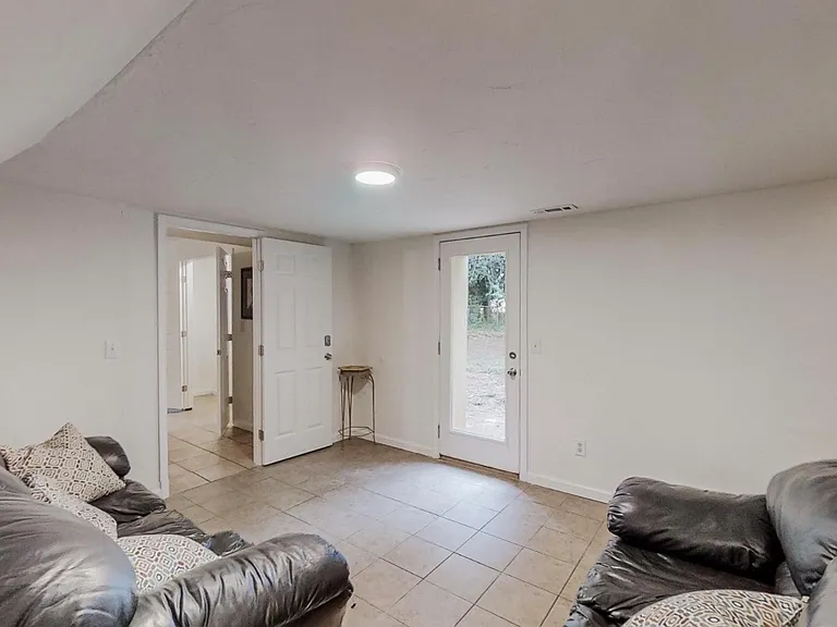 6029 Ridge Dr SE — Photo 9