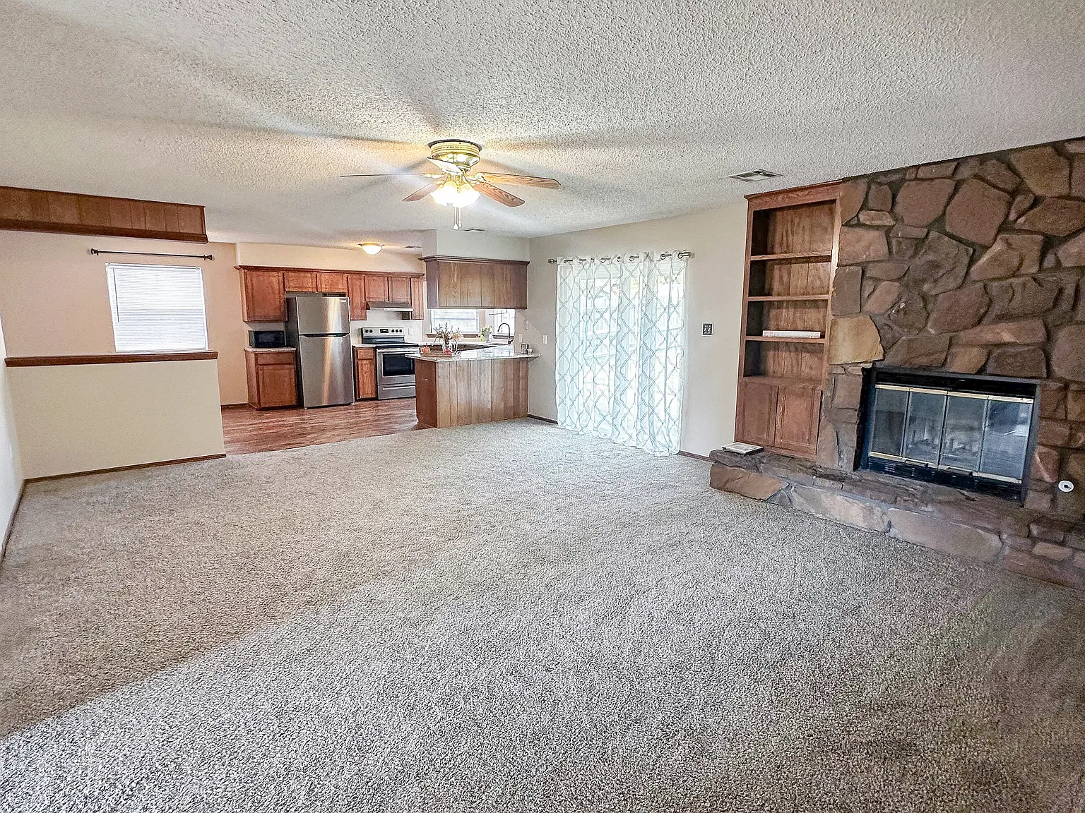 3 bed, 1490 sqft, $1,395 — Photo 4