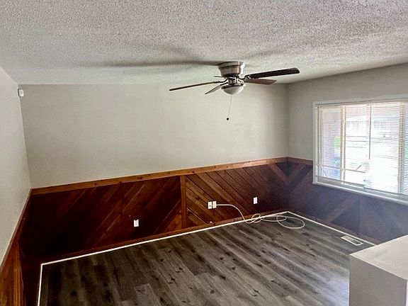 4th image of 9843 Ellis Dr