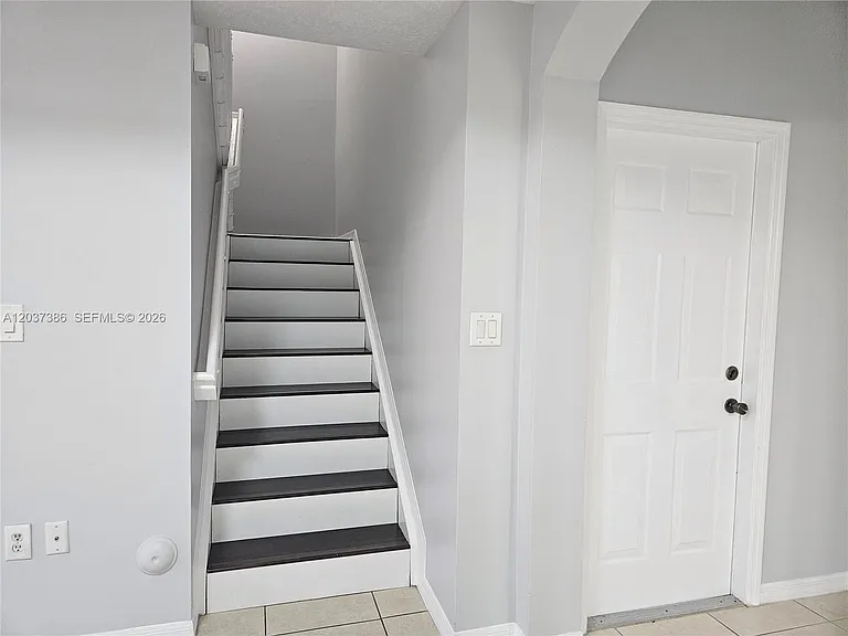 15270 SW 30th Ter — Photo 6