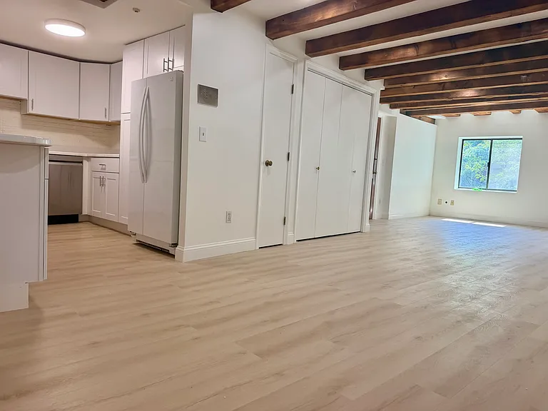 170 Commercial St #4 — Photo 17