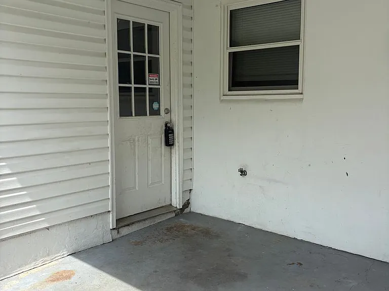 1638 Keeble St — Photo 34