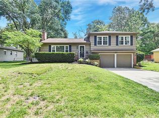 10331 Reeds Dr, Overland Park, KS 66207