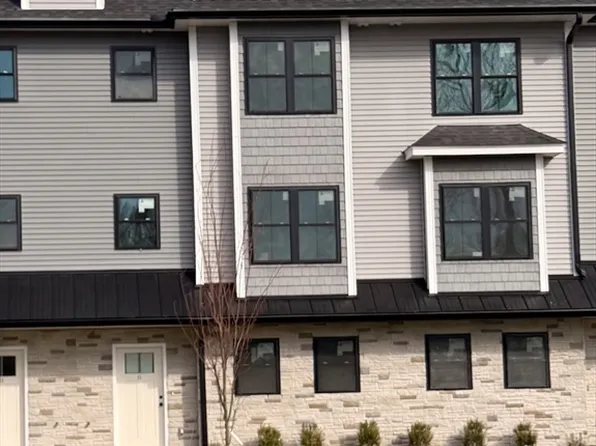 9 Acton Rd #6, Chelmsford, MA 01824