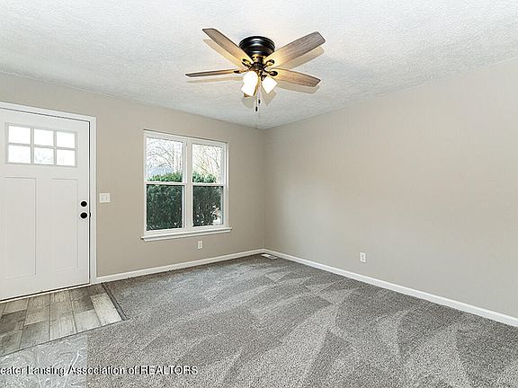 3rd image of 1324 Knollwood Ave