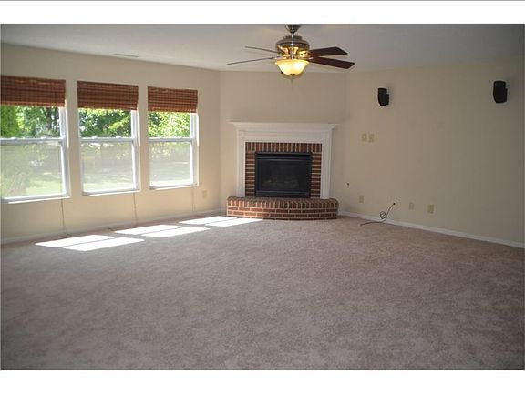 3rd image of 15151 Clear St