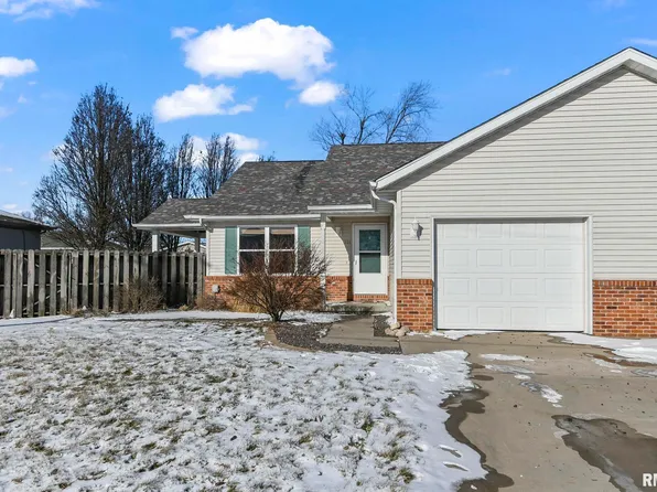 714 Senseney Ave, Auburn, IL 62615