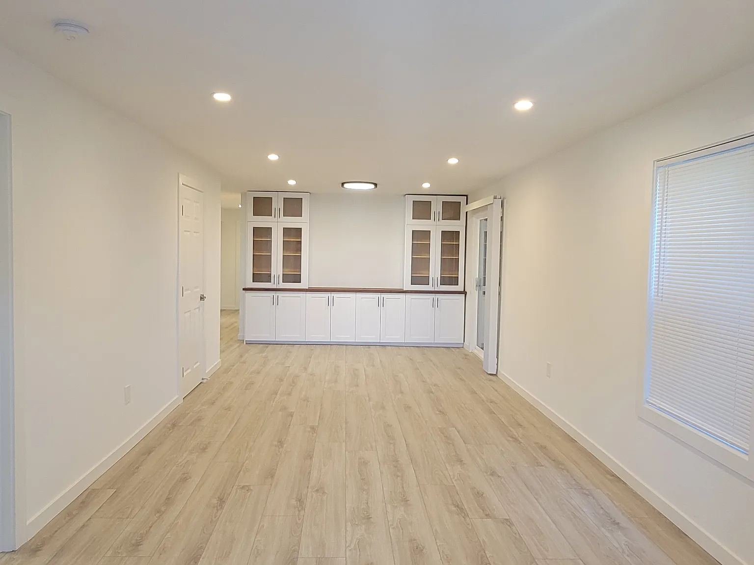 4 bed, 1.5 bath, 1250 sqft, $3,500 — Photo 4