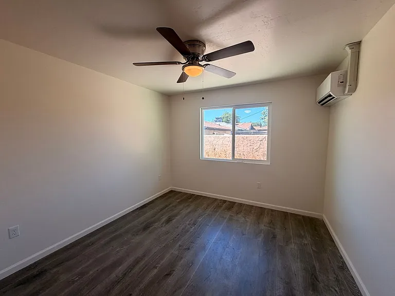 313 Airport Dr — Photo 6