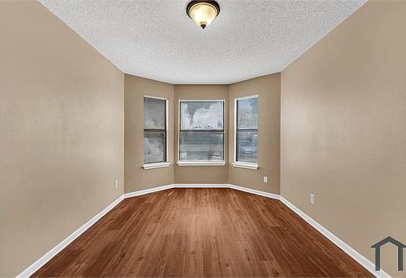 5th image of 6307 Cambridge Dr APT 2