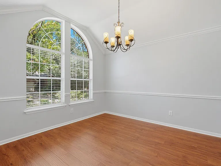 18 Mulberry Glen Pl — Photo 8