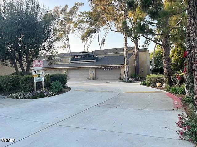 221 Rosewood St — Photo 1
