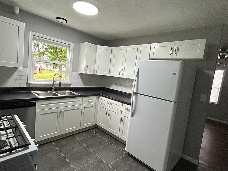 3213 S Jeffrey Cir — Photo 7