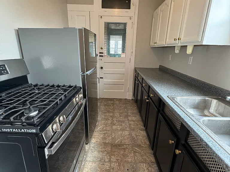 2816 Broadway Ave #K — Photo 9
