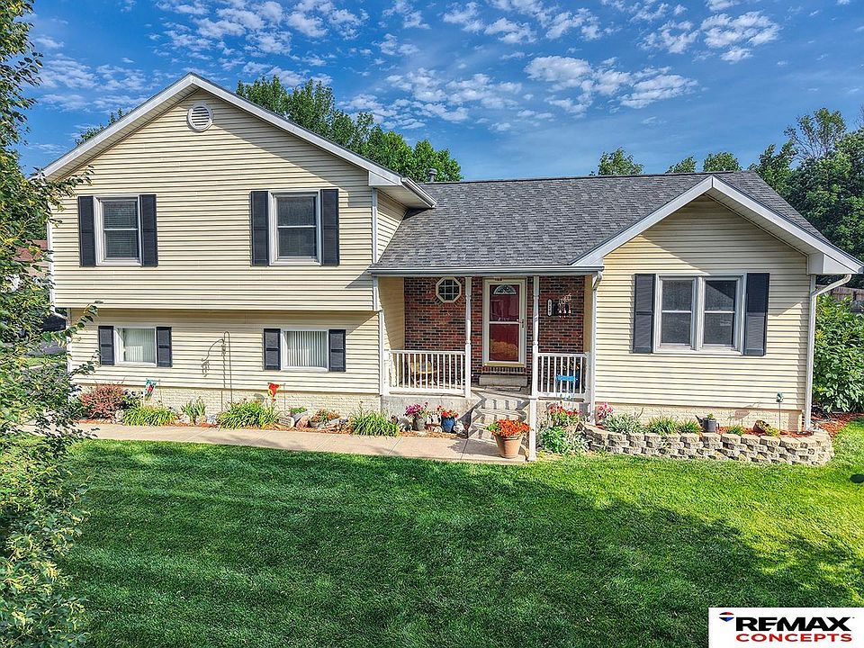 1st image of 720 W Chadderton Dr