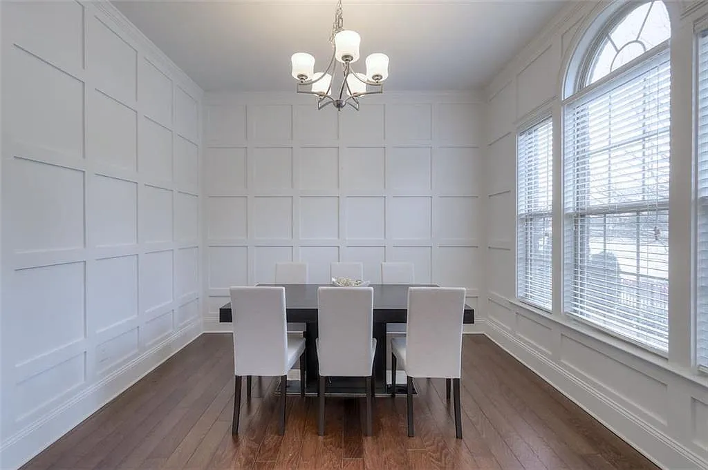 453 Alderwood St — Photo 3