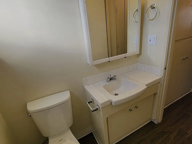 13921 Normandie Ave. — Photo 14