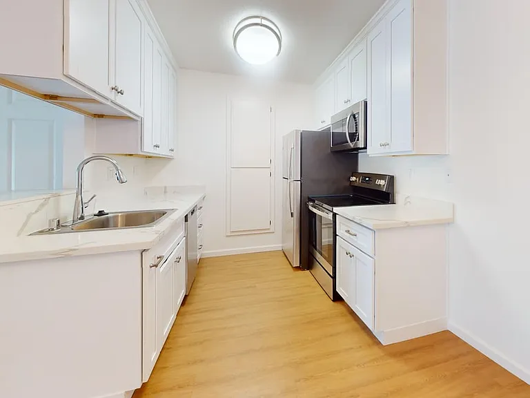 38516 Mary Ter — Photo 2