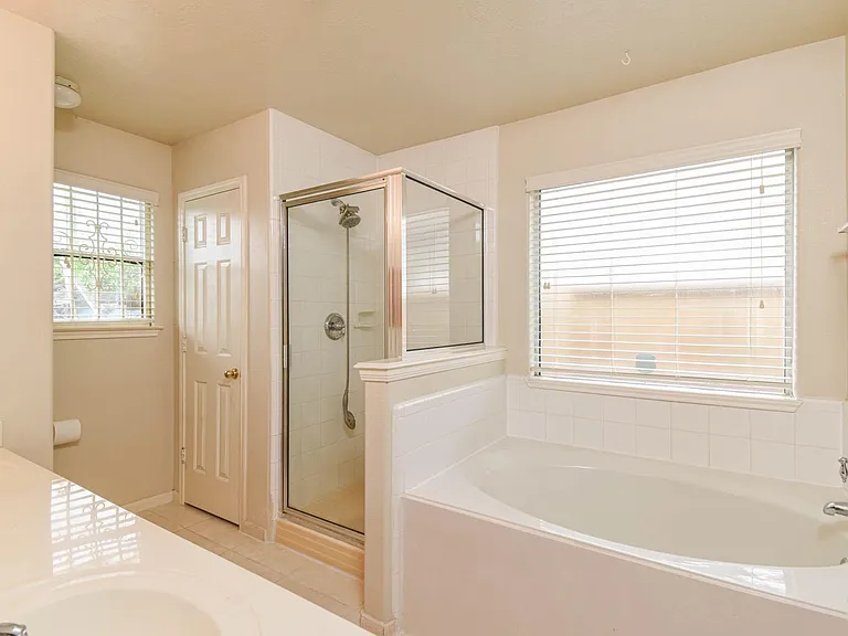 13735 Branford Greens Dr — Photo 18