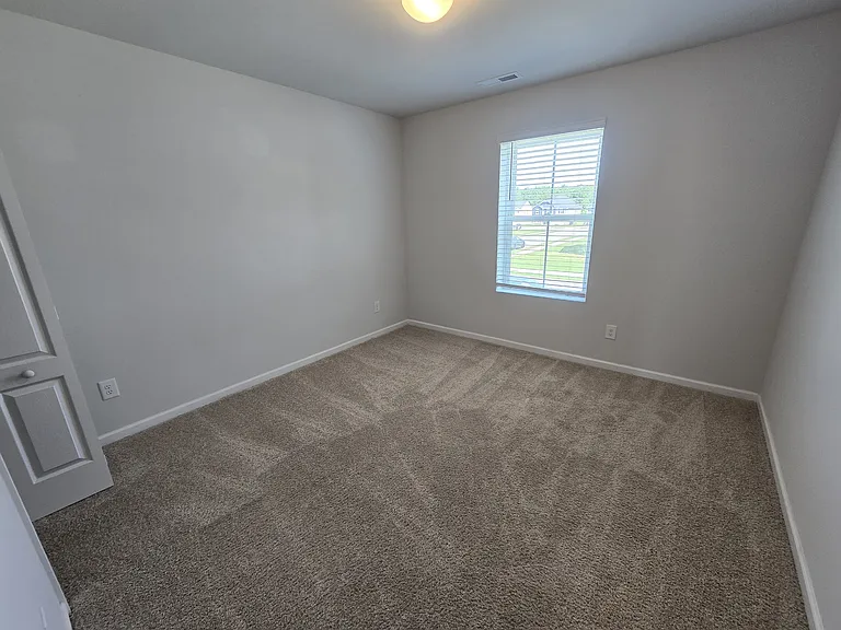 129 Maple Tree Ln — Photo 41