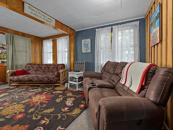 5th image of 706 Laurel Ln