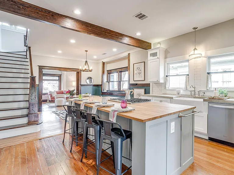 1405 S Henderson St — Photo 27