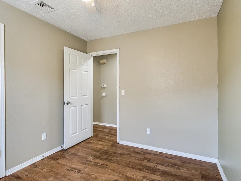 645 Lloyd Ave — Photo 28