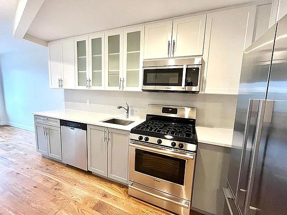4th image of 490 Myrtle Ave APT 4N