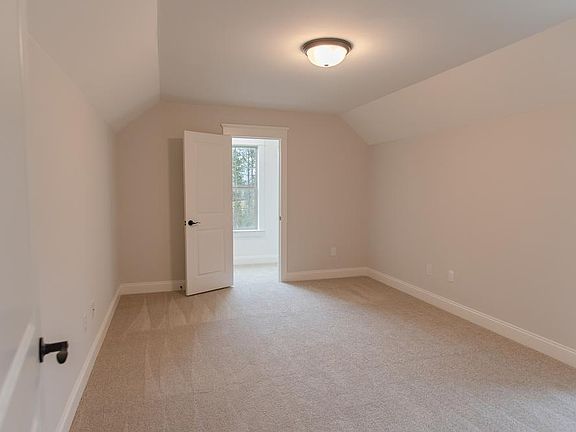 3rd image of 738 Culpeo Ave
