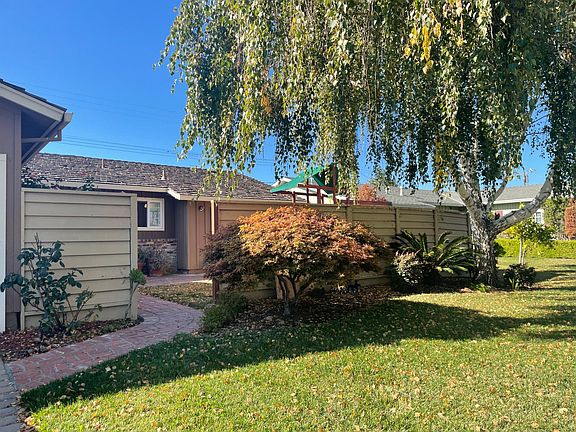 4th image of 4644 Strawberry Park Dr