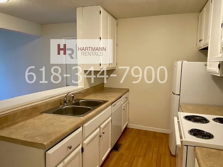 10 Cougar Dr — Photo 2