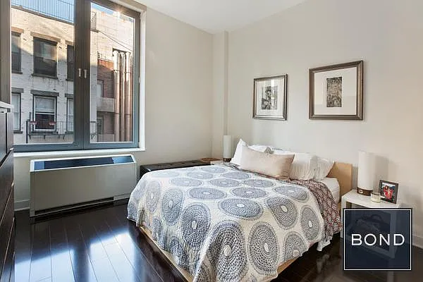 Sold by Bond New York | media 8