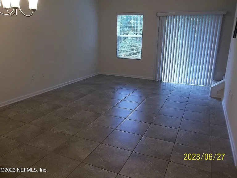 618 Servia Dr — Photo 9