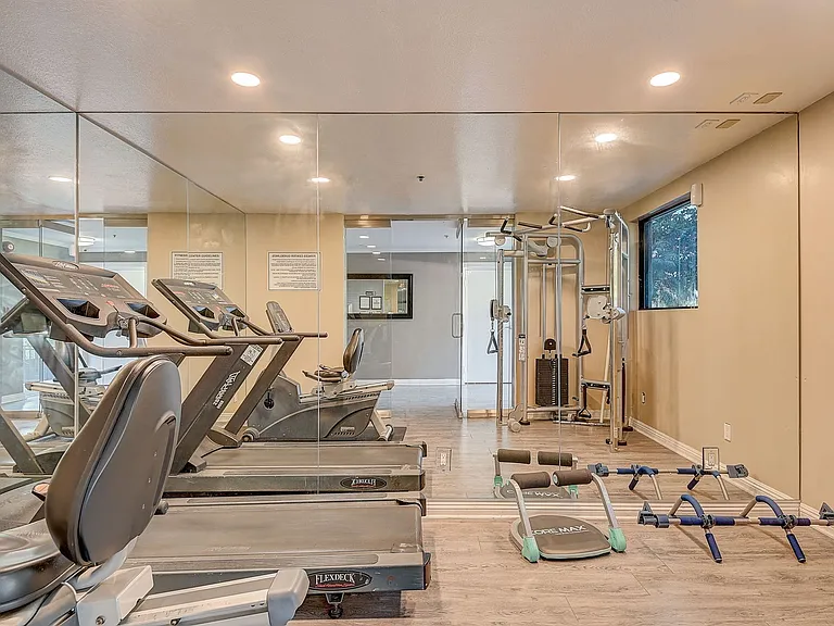14900 Moorpark Street — Photo 3
