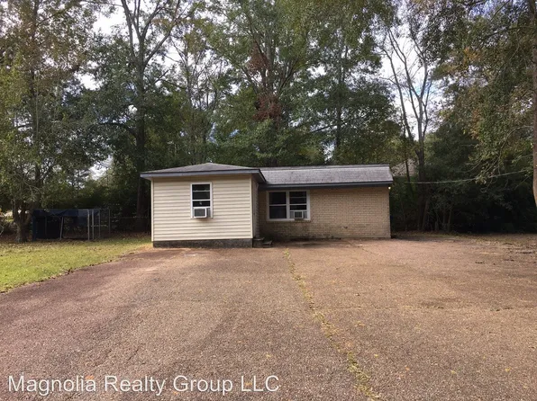 1312 S 10th St, Leesville, LA 71446