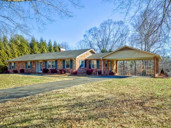 1935 Landover Dr, Clemmons, NC 27012