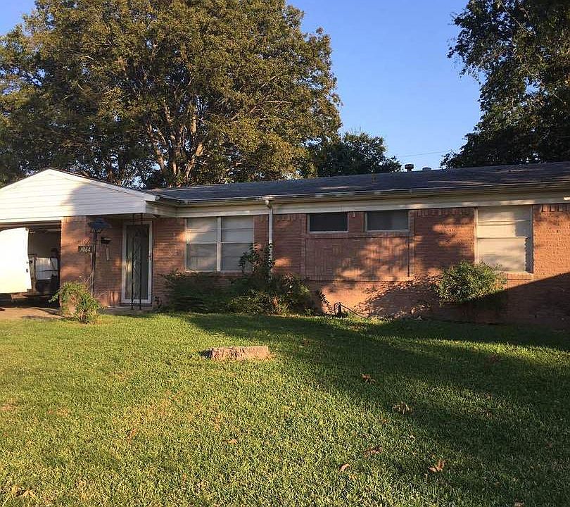 1st image of 3064 Clover Dr