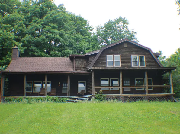 7595 E Hall Rd, Canandaigua, NY 14424