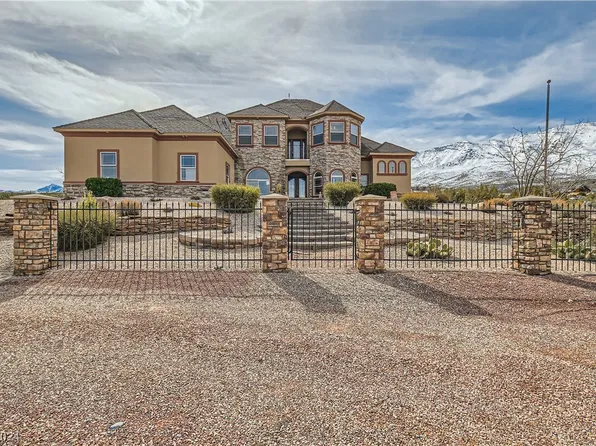 2 Camp Bonanza Rd, Las Vegas, NV 89124