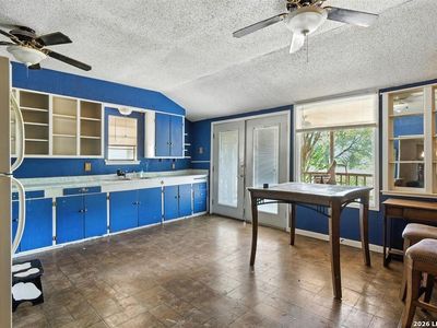4672 Rakowitz, Adkins, TX, 78101