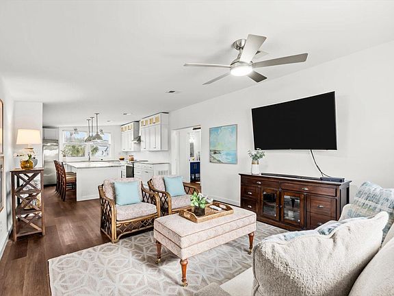 3rd image of 2975 Fiddlewood Circle