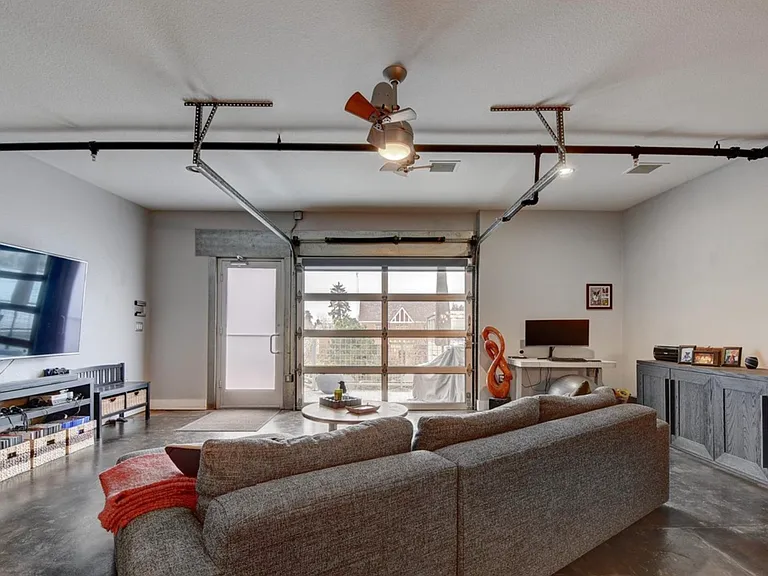 1421 Oneida St #14 — Photo 3