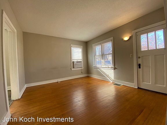 4th image of 1400 S Center Ave #2-02