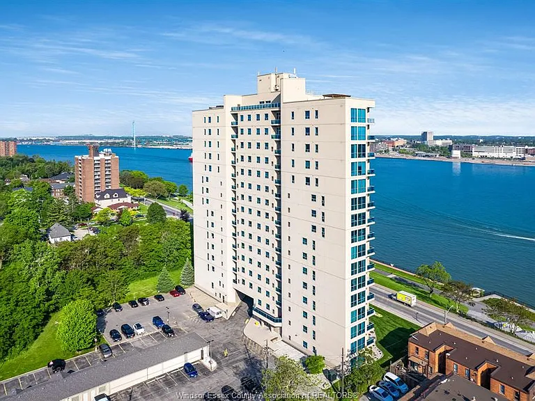 1225 Riverside Dr E #202 — Photo 36
