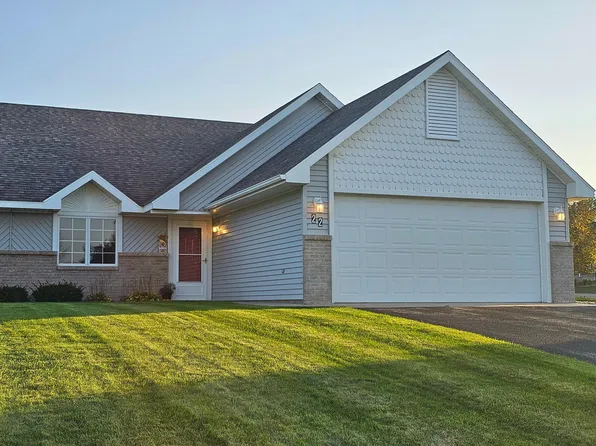 22 Sky View Ln, Morris, MN 56267