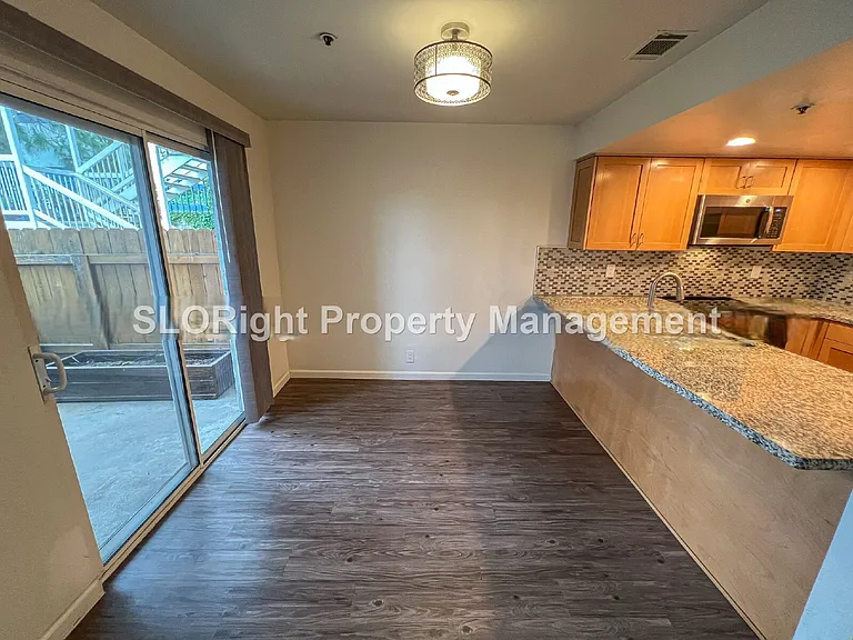1025 Southwood Dr #C — Photo 7